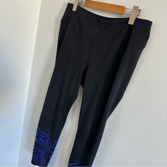 New  Balance Black quality Leggings - Picture 6 of 10